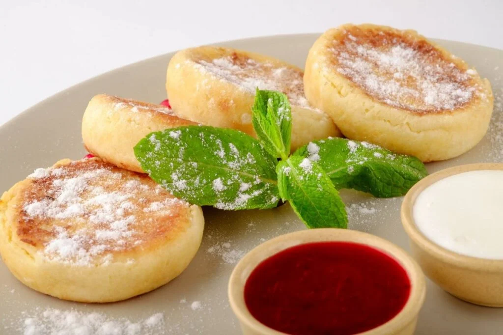 Русская еда на китайском с фотографиями 5 Сырники 奶渣饼 nǎizhābǐng